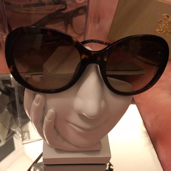 ⭐️HP⭐️New 💯Authentic Burberry Dark Havana Sunglasses - Picture 3 of 7